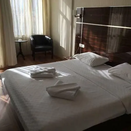 Hotel Iyon